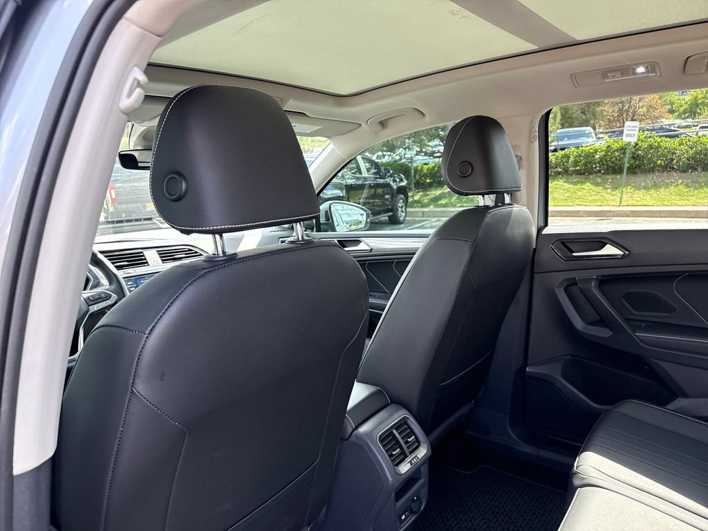Used 2023 Volkswagen Tiguan SE AWD/4WD image 22