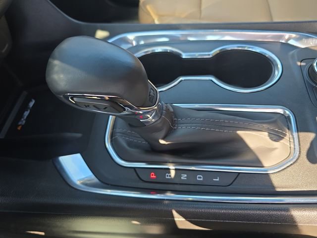 Used 2023 Chevrolet Traverse Premier AWD/4WD image 20