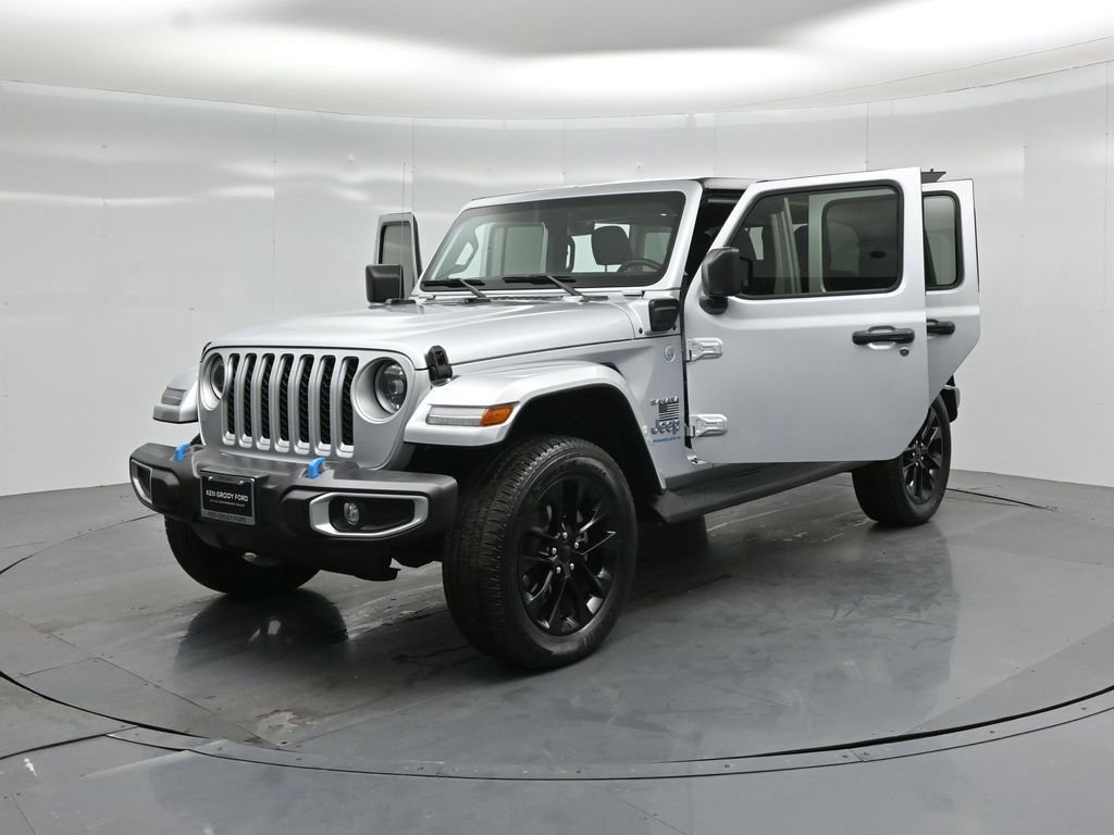 Used 2023 Jeep Wrangler Unlimited Sahara w/ Cold Weather Group image 30