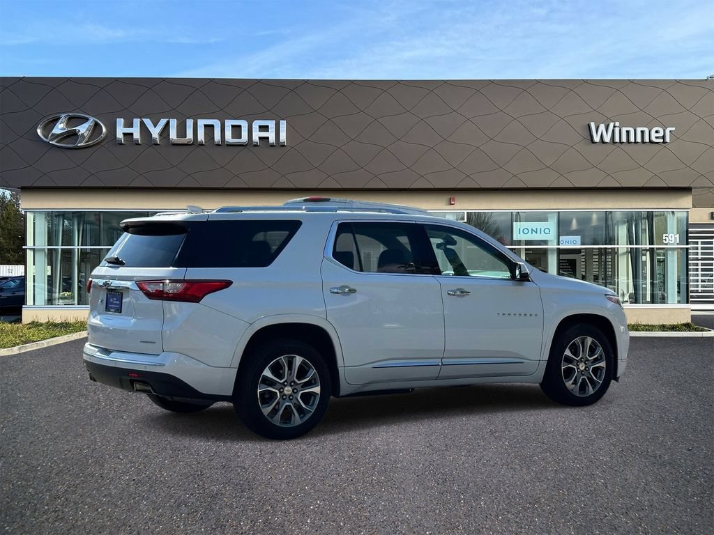 Used 2020 Chevrolet Traverse Premier w/ LPO, Floor Liner Package FWD image 4