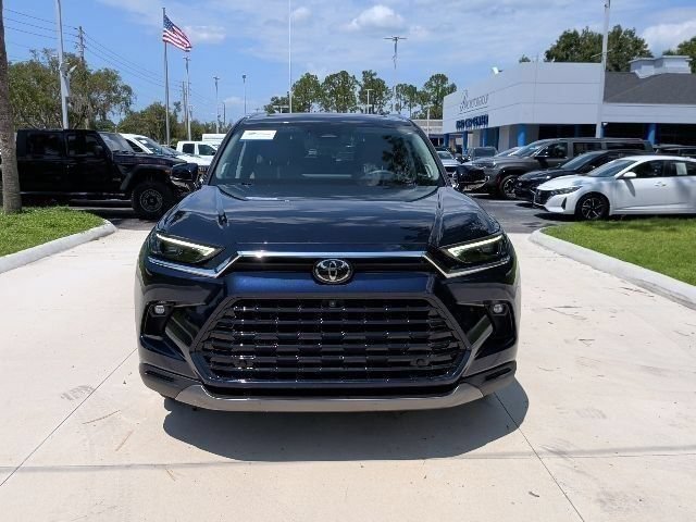 Used 2025 Toyota Grand Highlander AWD image 14