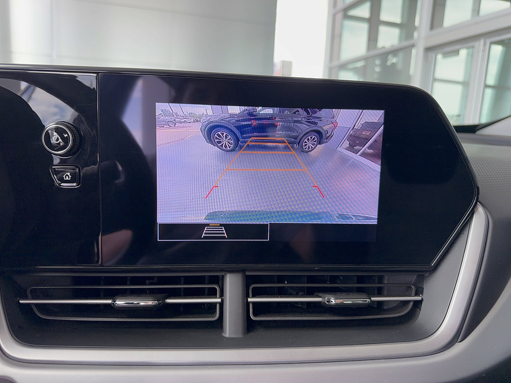 Used 2025 Chevrolet Trax LS FWD image 18