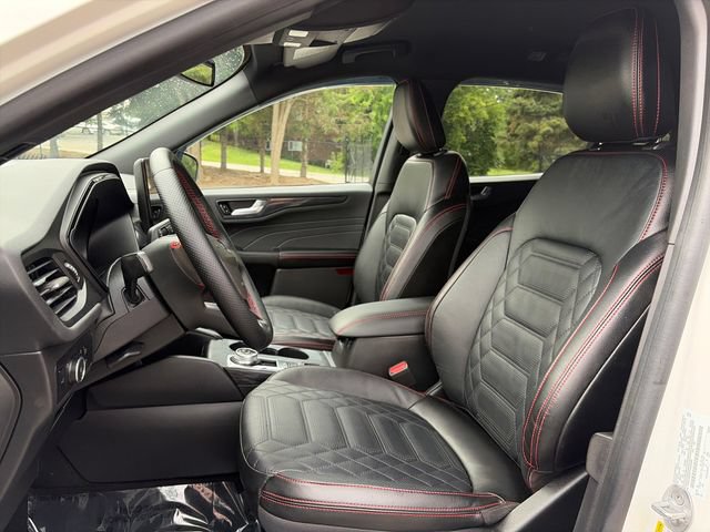 Certified 2023 Ford Escape ST-Line Elite w/ Premium Technology Package AWD/4WD image 32