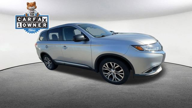 Used 2018 Mitsubishi Outlander ES FWD image 2