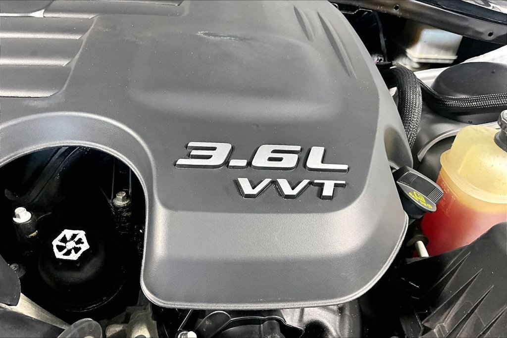 Used 2020 Dodge Charger SXT RWD image 31