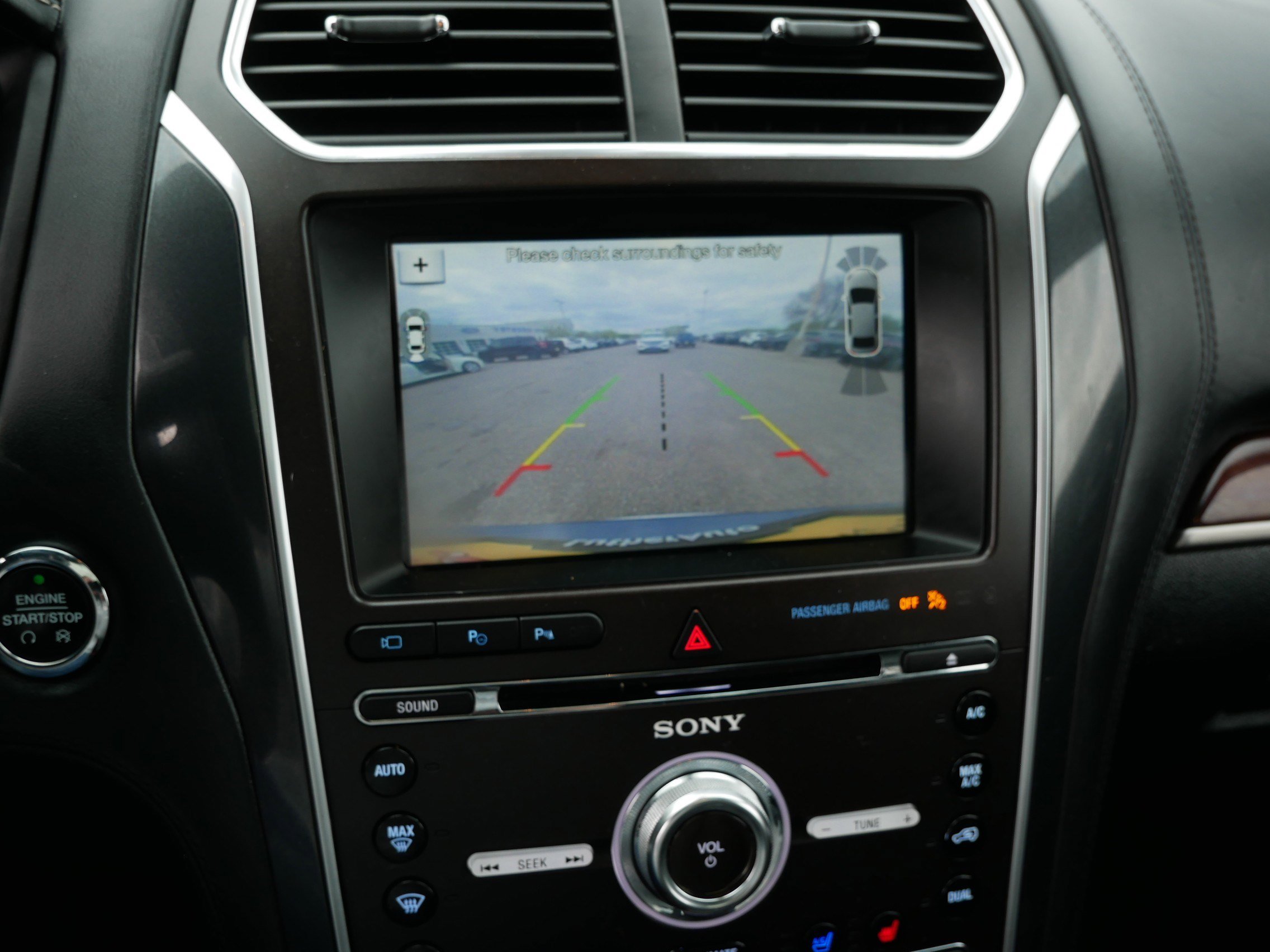 Certified 2017 Ford Explorer Platinum AWD/4WD image 30