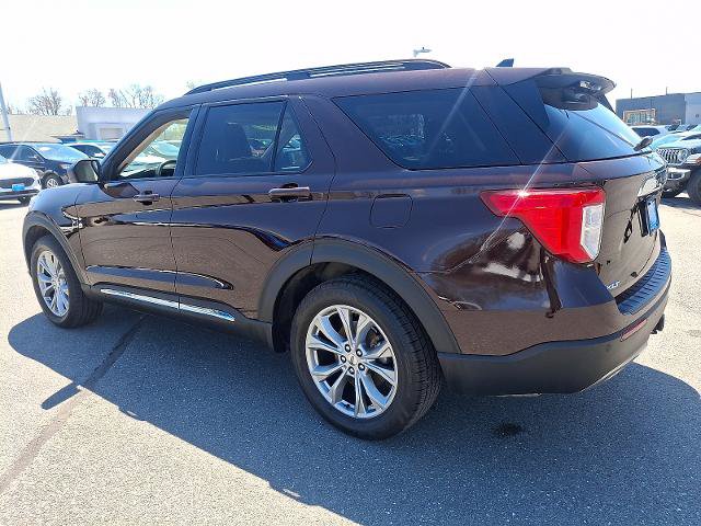 Certified 2023 Ford Explorer XLT w/ Equipment Group 202A AWD/4WD image 4