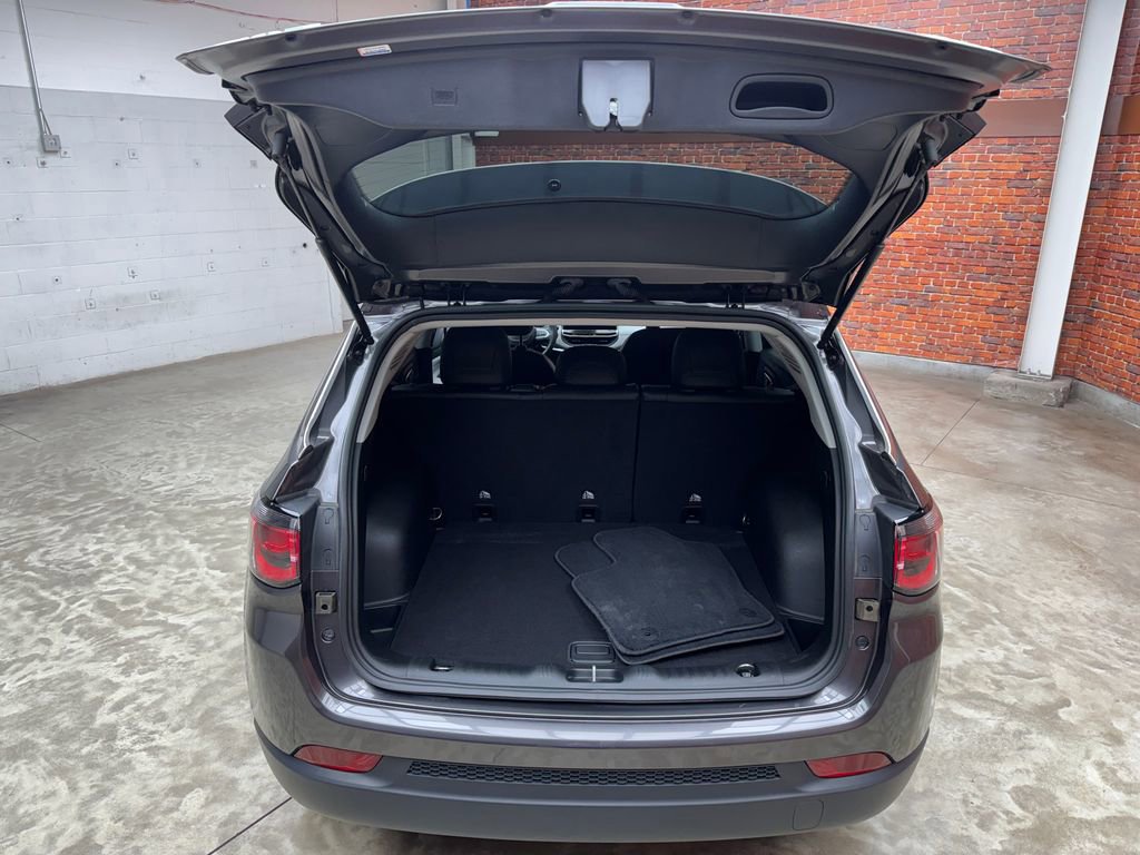 Used 2022 Jeep Compass Latitude image 31