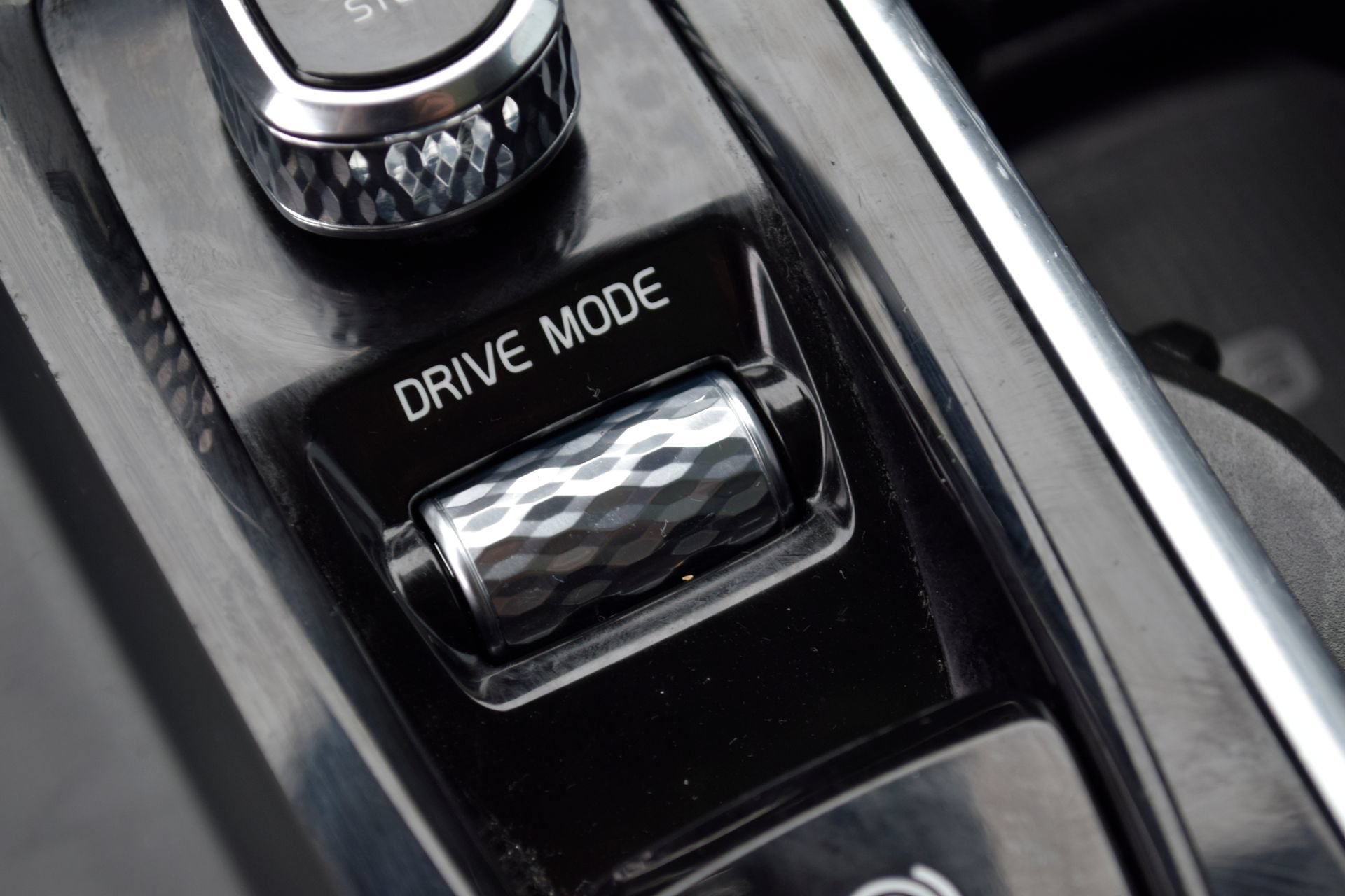 Used 2021 Volvo XC60 T5 Momentum w/ Premium Package FWD image 12