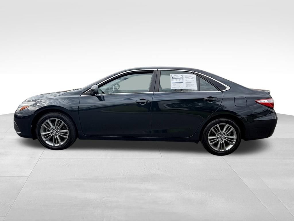 Used 2017 Toyota Camry SE w/ Moonroof Package FWD image 6