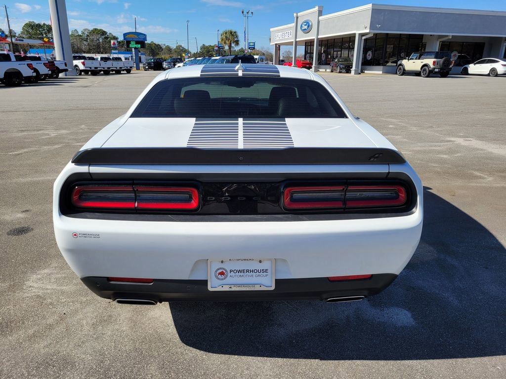 Used 2023 Dodge Challenger SXT w/ Plus Package image 4