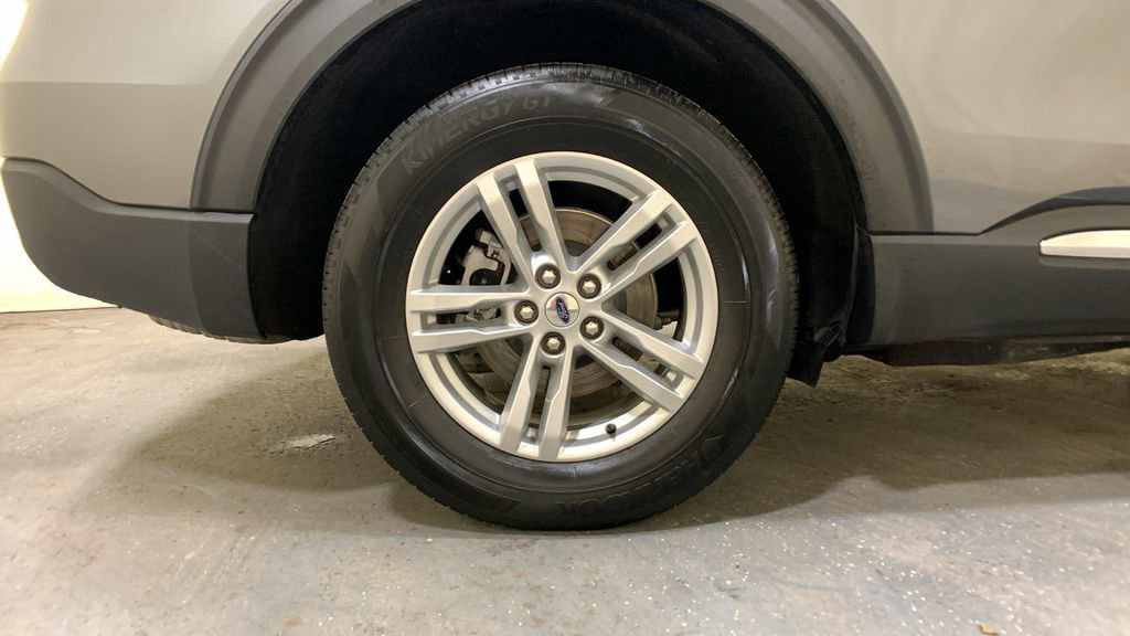 Certified 2023 Ford Explorer XLT w/ Class IV Trailer Tow Package image 19