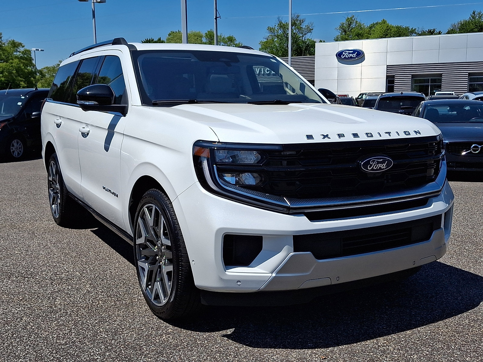 Certified 2025 Ford Expedition Platinum w/ Platinum Ultimate Package AWD/4WD image 2