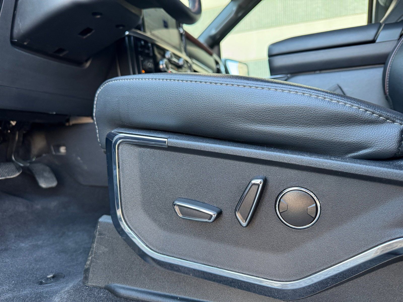 Certified 2023 Ford F150 Lariat w/ Equipment Group 502A High image 20