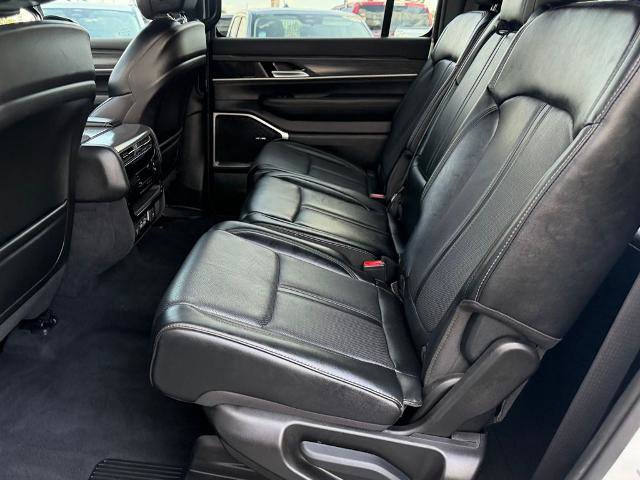 Used 2024 Jeep Wagoneer Series II w/ Flexible Seating Group RWD image 28