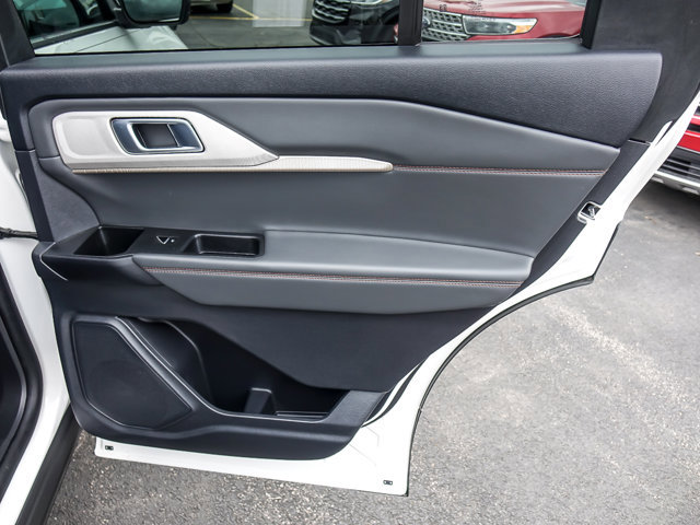 Certified 2025 Ford Explorer Active AWD/4WD image 25