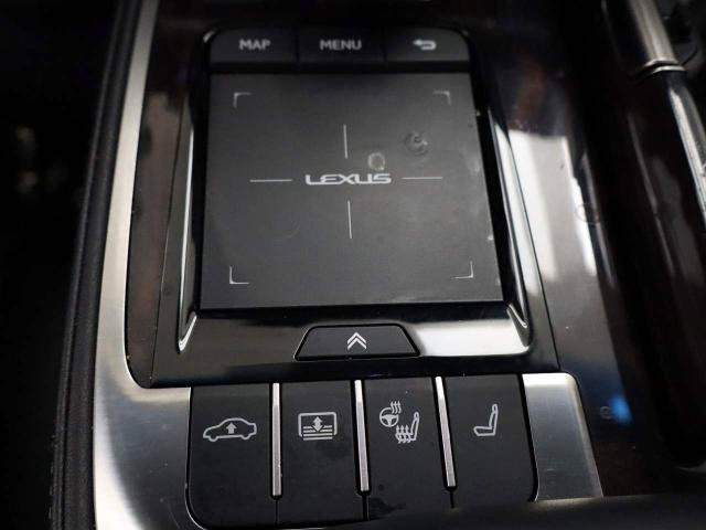 Used 2022 Lexus LS 500 w/ Interior Upgrade Package RWD image 33