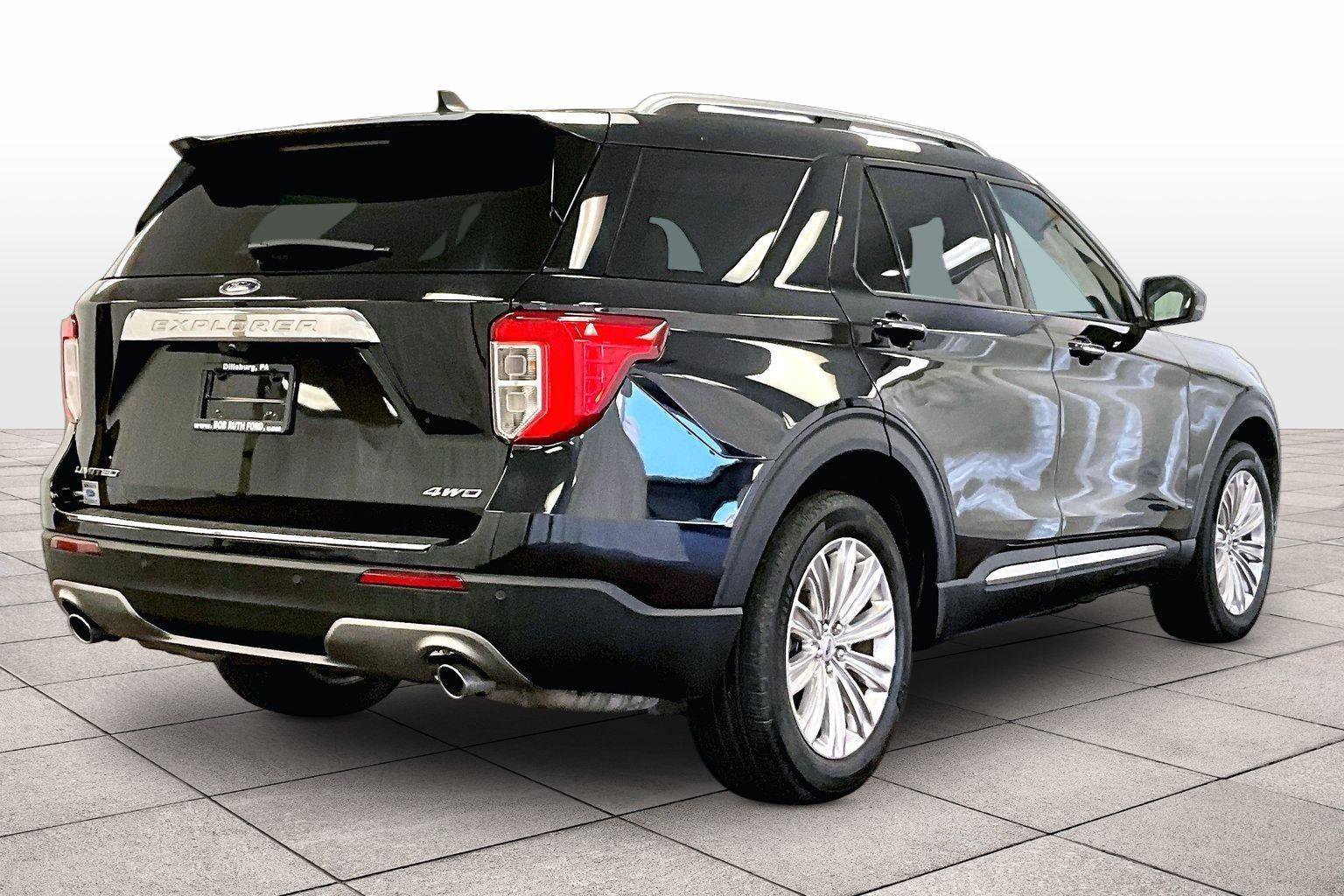 Certified 2022 Ford Explorer Limited w/ Limited Technology Package image 11
