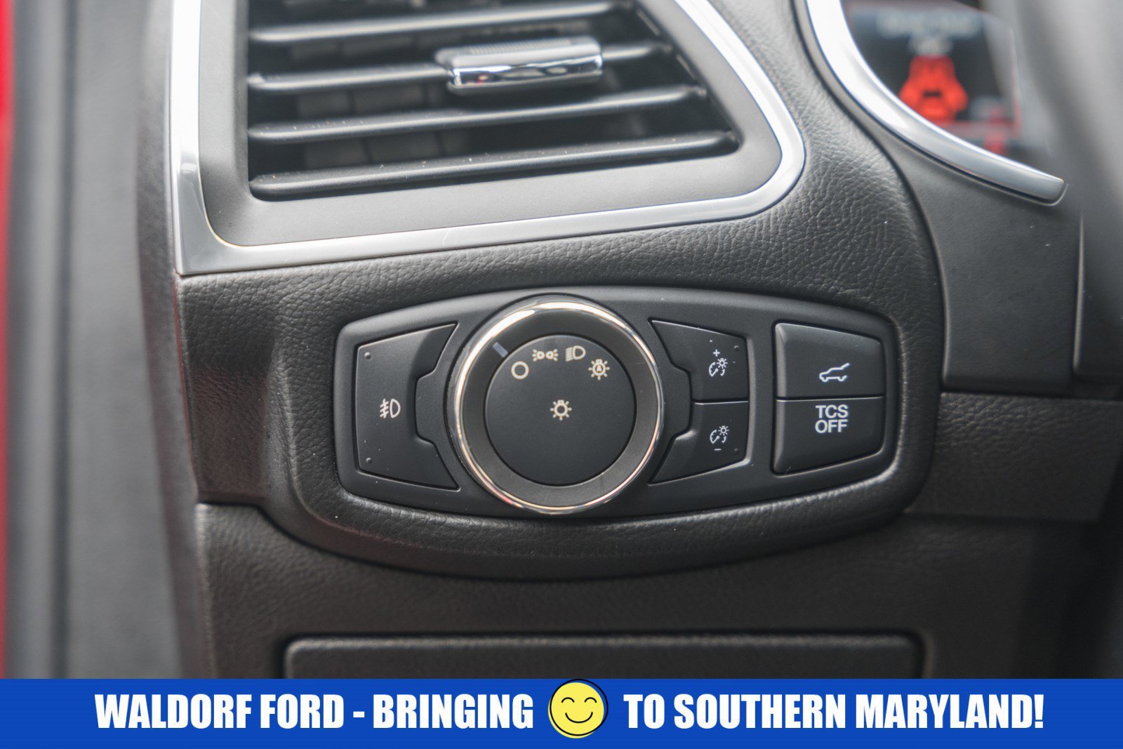 Certified 2020 Ford Edge Titanium w/ Cargo Accessory Package image 43