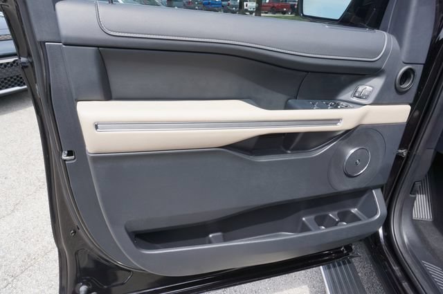 Certified 2023 Ford Expedition Max Limited RWD image 31