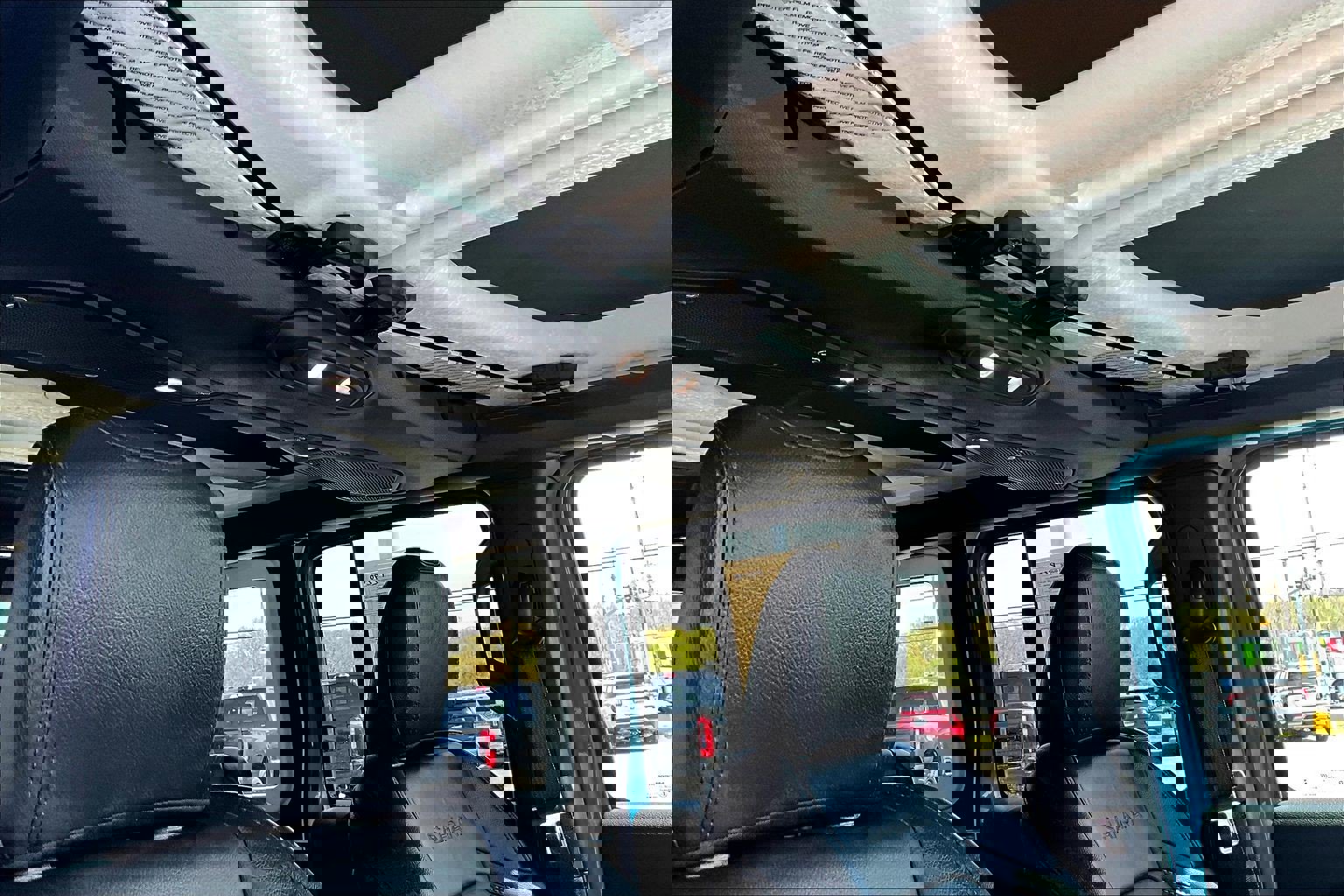 Used 2024 Jeep Wrangler Sahara w/ Technology Group AWD/4WD image 22