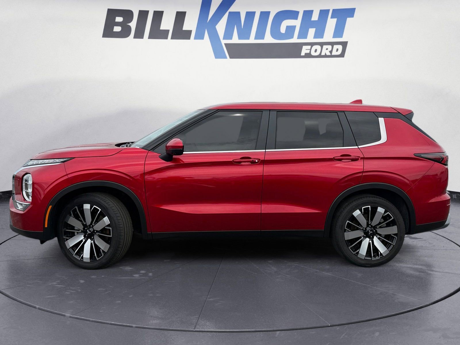 Used 2025 Mitsubishi Outlander SE AWD/4WD image 2