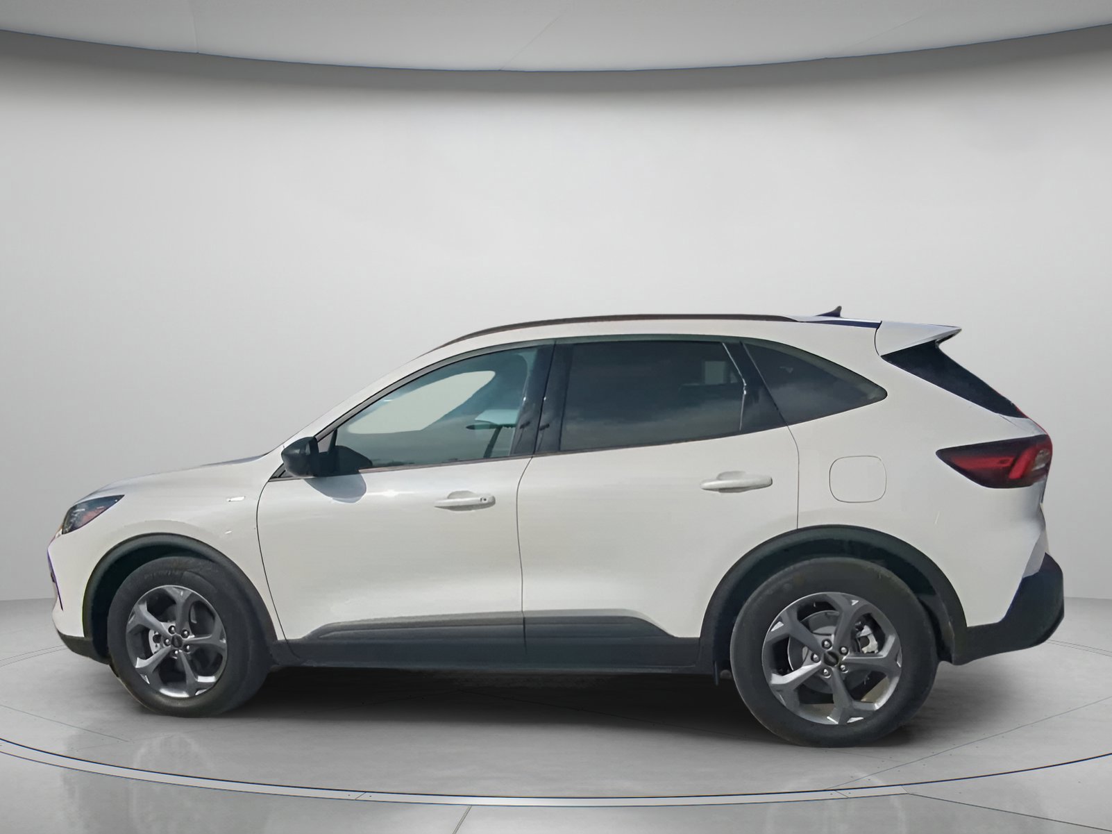 Certified 2025 Ford Escape ST-Line w/ Equipment Group 301A image 9