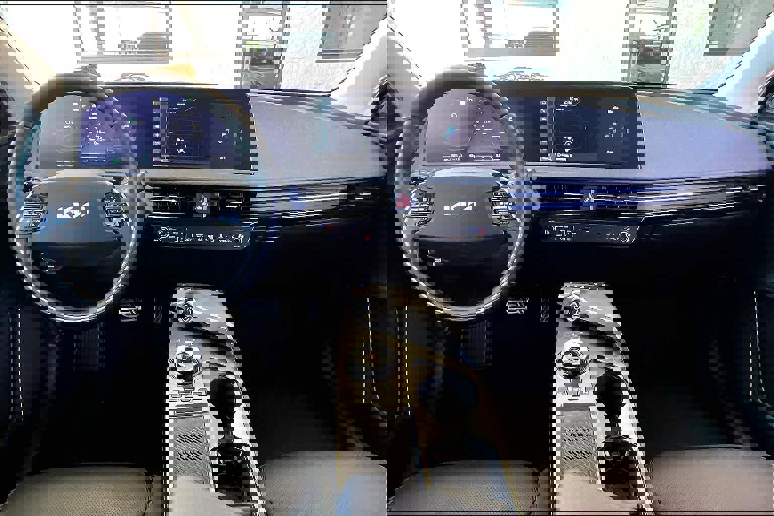 Used 2022 Kia EV6 Wind w/ Wind Technology Package AWD/4WD image 14