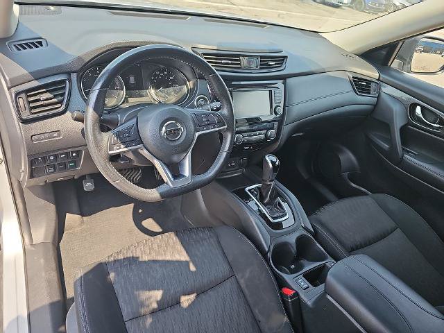 Used 2020 Nissan Rogue SV AWD/4WD image 16