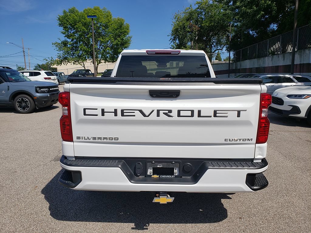 Used 2023 Chevrolet Silverado 1500 Custom AWD/4WD image 3