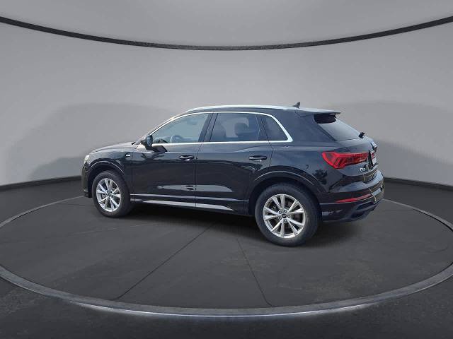 Used 2025 Audi Q3 2.0T Premium AWD/4WD image 2
