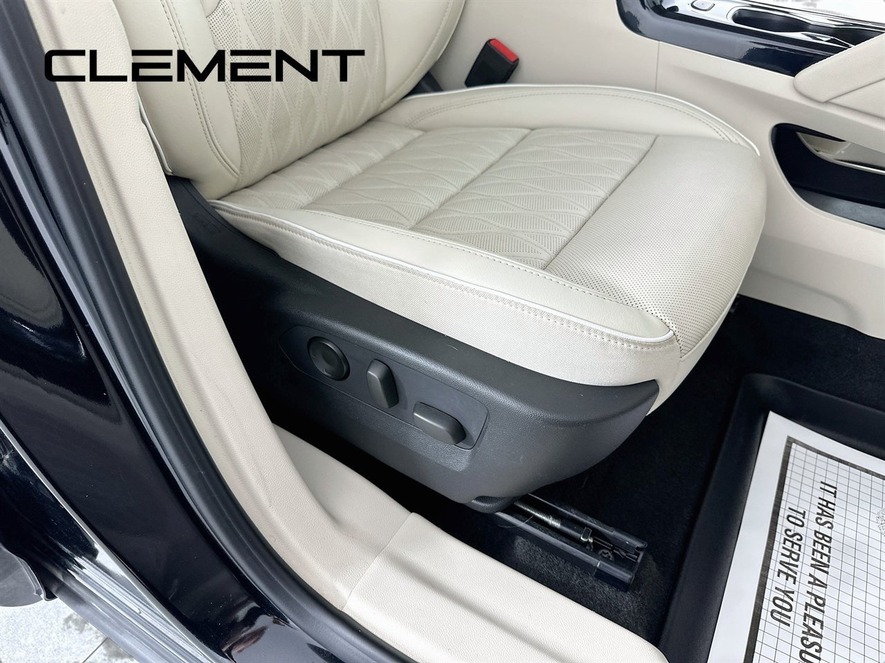 Used 2022 Buick Envision Avenir w/ Technology Package II AWD/4WD image 35