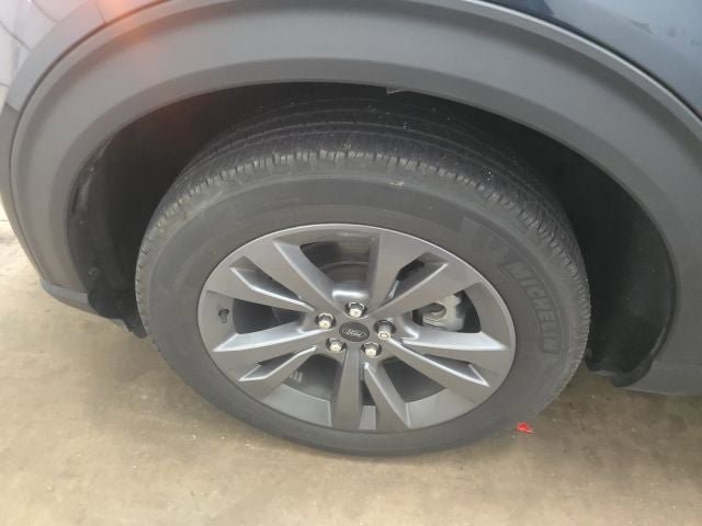 Certified 2023 Ford Explorer XLT w/ Equipment Group 202A AWD/4WD image 22