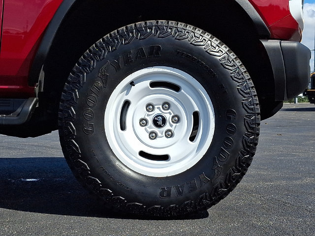 Certified 2025 Ford Bronco Heritage Edition AWD/4WD image 8