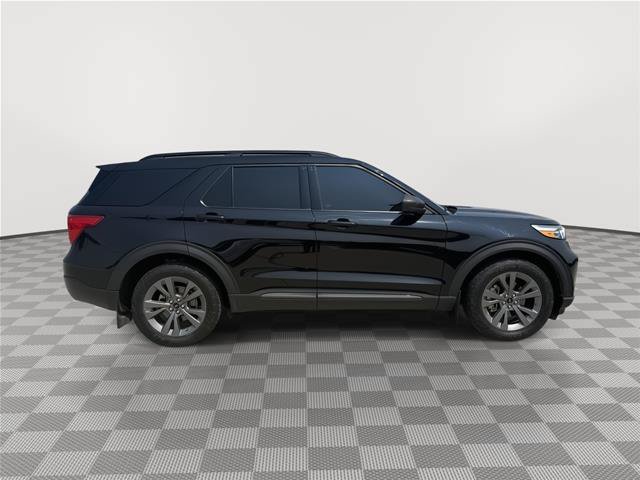 Certified 2021 Ford Explorer XLT w/ Equipment Group 202A AWD/4WD image 6