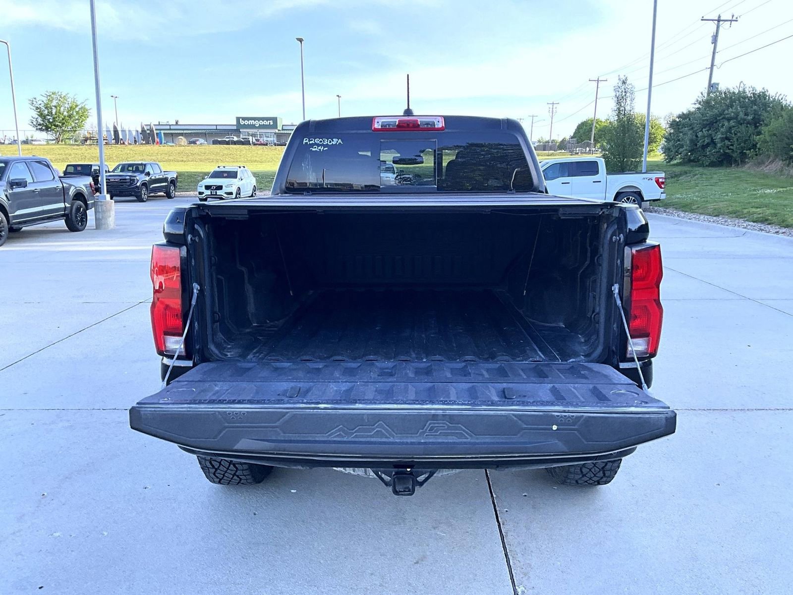 Used 2024 Chevrolet Colorado ZR2 w/ Technology Package AWD/4WD image 22