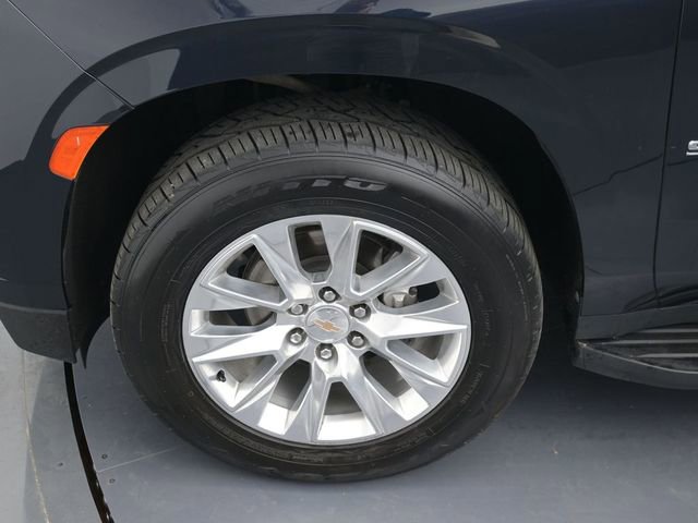 Used 2024 Chevrolet Suburban Premier image 11