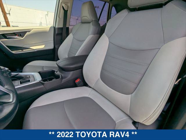 Used 2022 Toyota RAV4 XLE Premium w/ Carpet Mat Package (TMS) AWD/4WD image 20