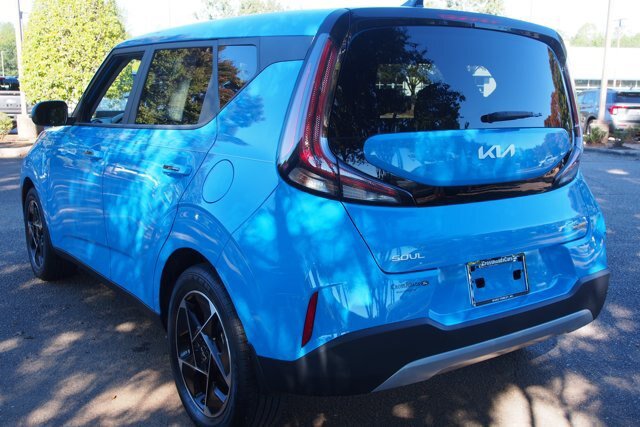 Used 2025 Kia Soul EX FWD image 5