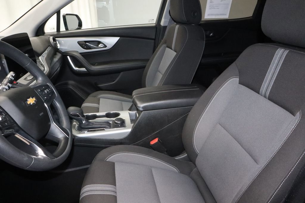 Used 2025 Chevrolet Blazer LT image 23