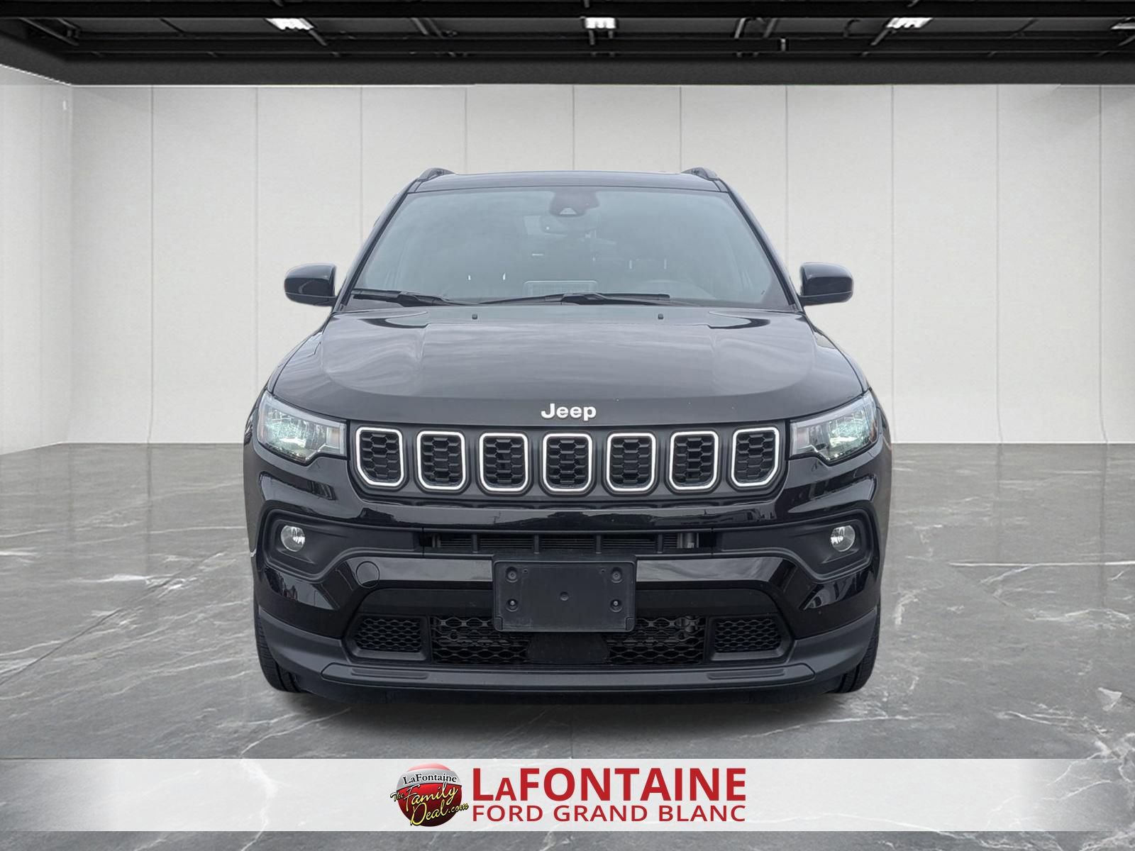 Used 2025 Jeep Compass Latitude w/ Sun & Sound Group AWD/4WD image 8