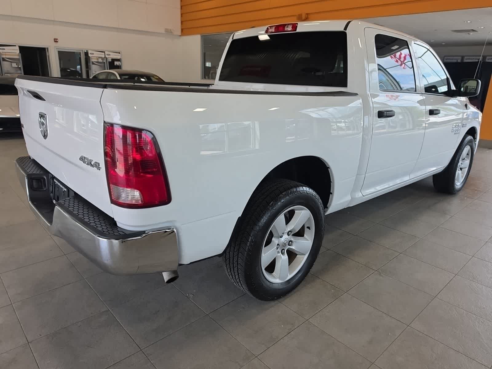 Used 2022 RAM 1500 Classic SLT AWD/4WD image 7