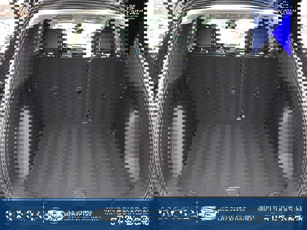 Certified 2023 Ford Escape Platinum w/ Class II Trailer Tow Package image 28