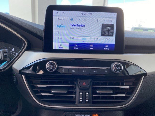 Certified 2022 Ford Escape SE w/ SE Sport Appearance Package image 20