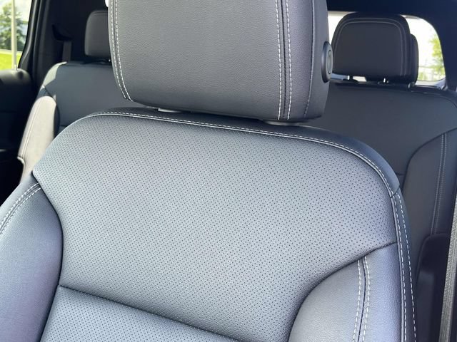Used 2026 Chevrolet Traverse LT FWD image 19