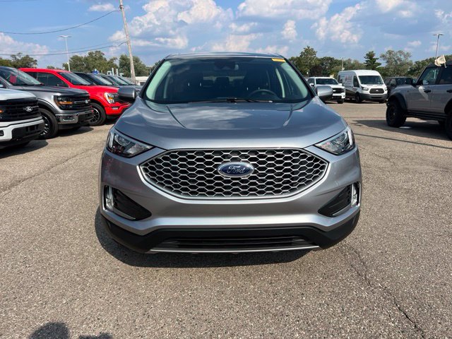 Certified 2024 Ford Edge SEL w/ Convenience Package AWD/4WD image 2