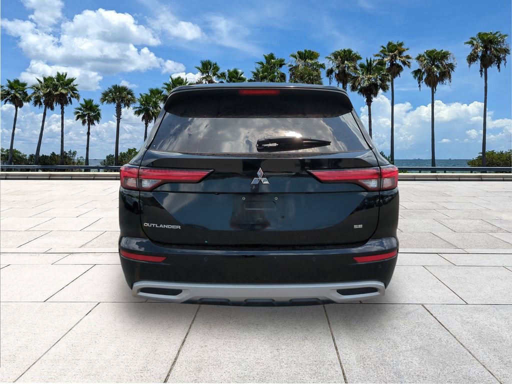Used 2022 Mitsubishi Outlander SEL Black Edition FWD image 6