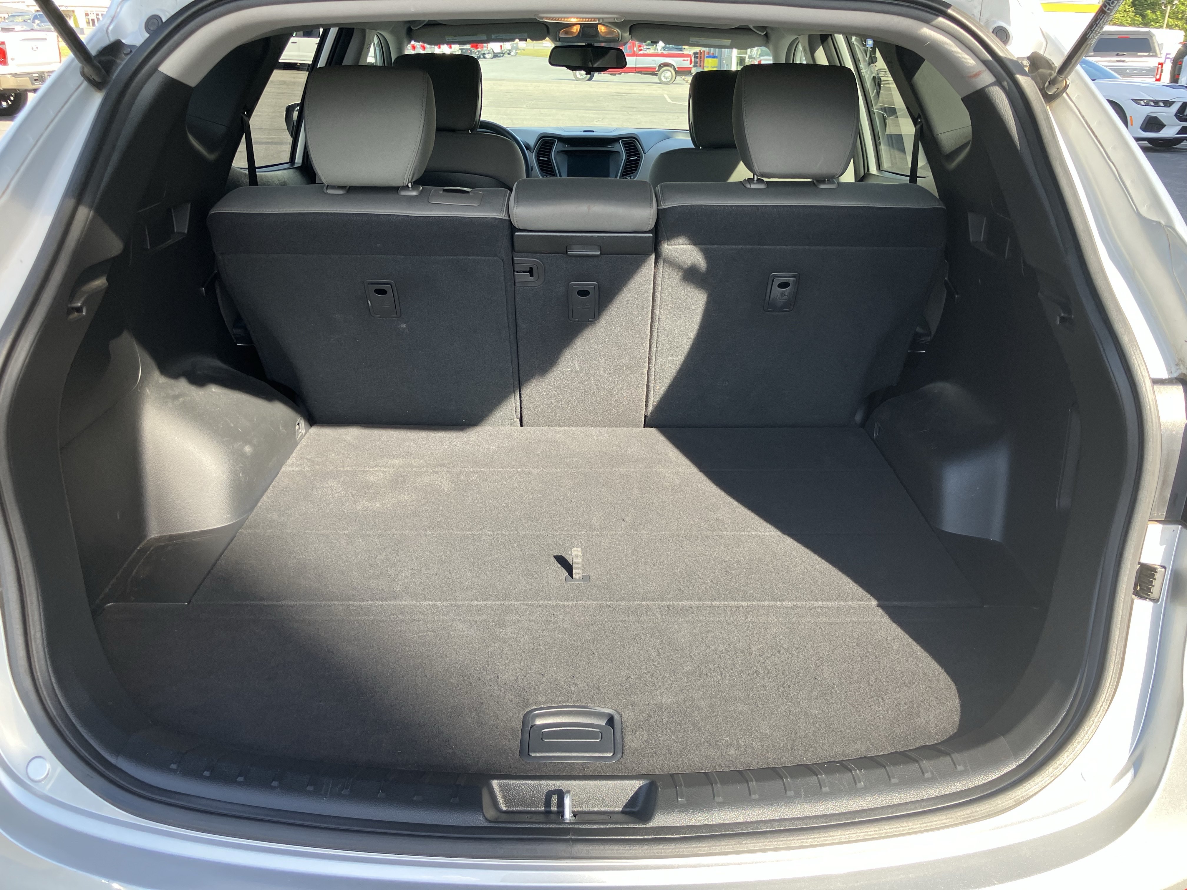 Used 2018 Hyundai Santa Fe Sport w/ 2.4L Value Package 02 FWD image 17