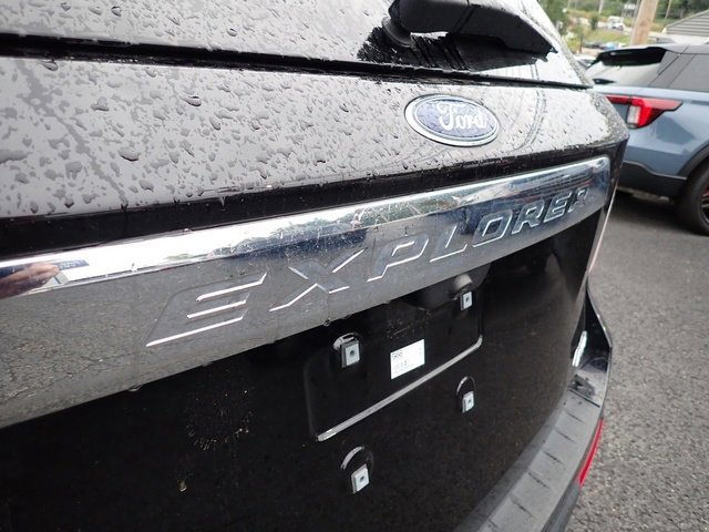Certified 2023 Ford Explorer XLT w/ Equipment Group 202A image 9