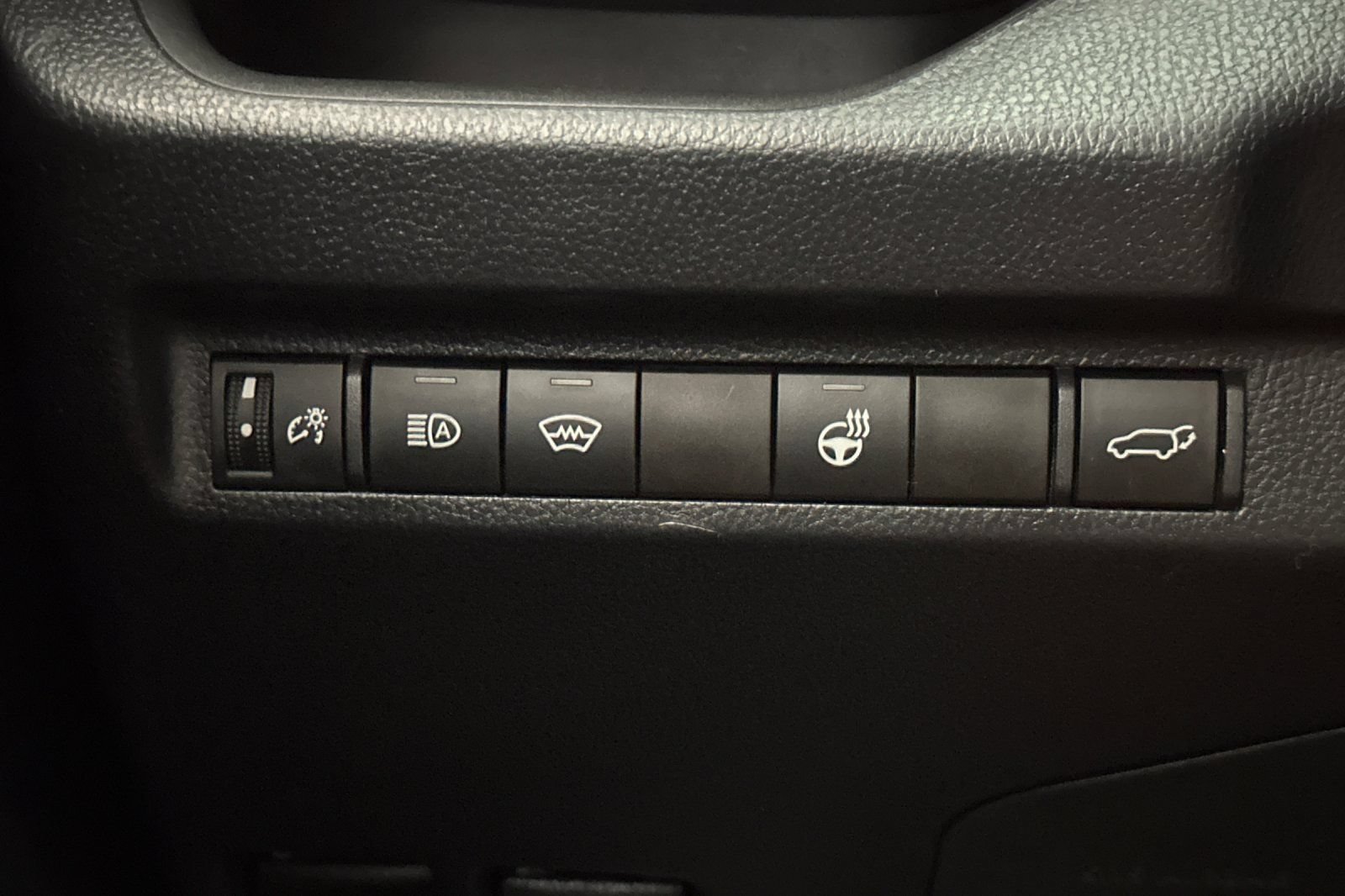 Used 2023 Toyota RAV4 XLE w/ Convenience Package AWD/4WD image 40